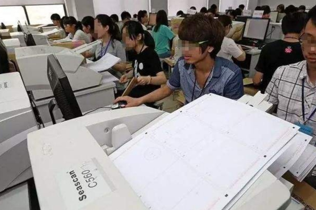 为啥高考规定用2b铅笔？看过扫描试卷心中有数，不当回事真吃亏