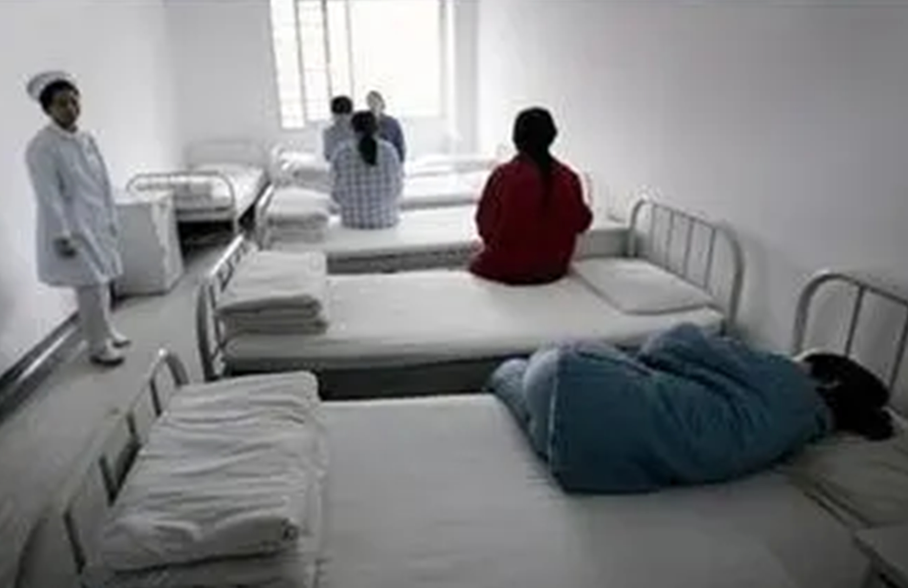 33岁高考状元毕业9年，蜗居在家啃老，对父母亲戚闭门不见