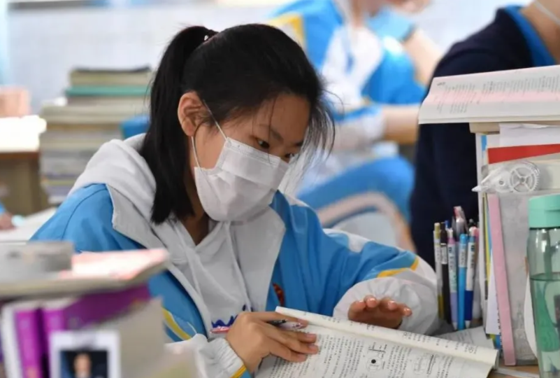 高考和走单招的差距不是一般大，高三一模380分，聪明学生这样选