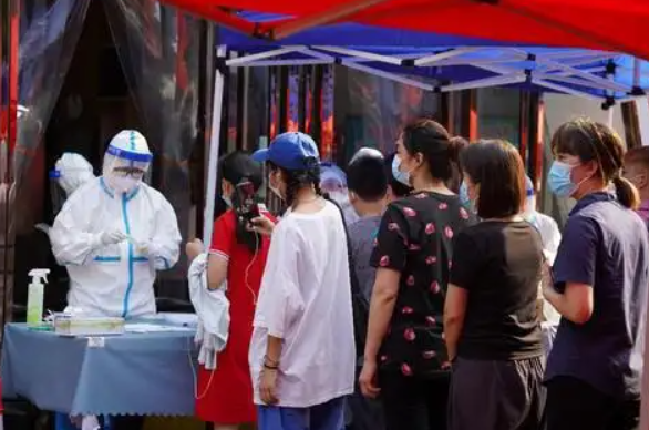 山东某“专本混合”高校，大学生过得“水深火热”，泡面也吃不起