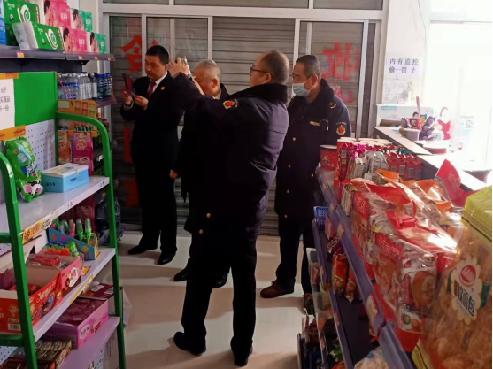 丹凤县检察院联合市监局开展校园周边食品安全大检查