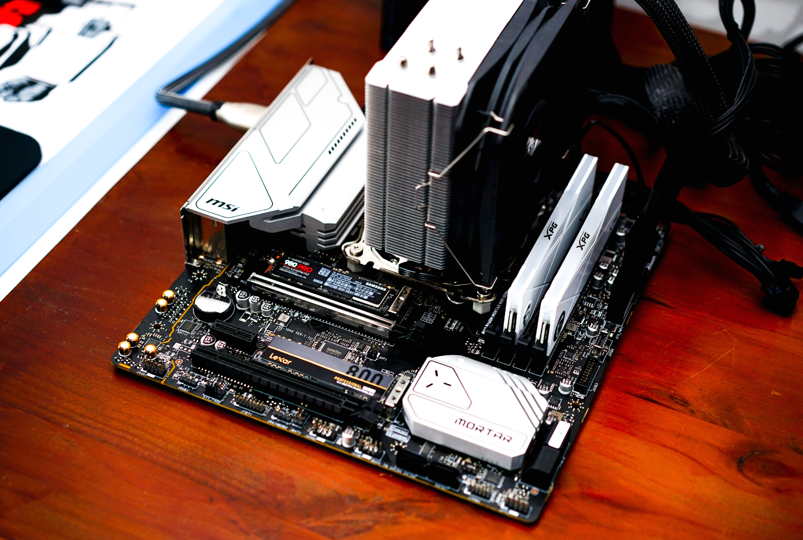 主板自带M.2散热片是鸡肋？看看B660迫击炮+PCIe4.0固态上机实测