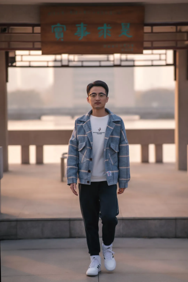 佩服！这9位“超级学霸”：保持专业第一，全部保送清华北大，来自同所大学！