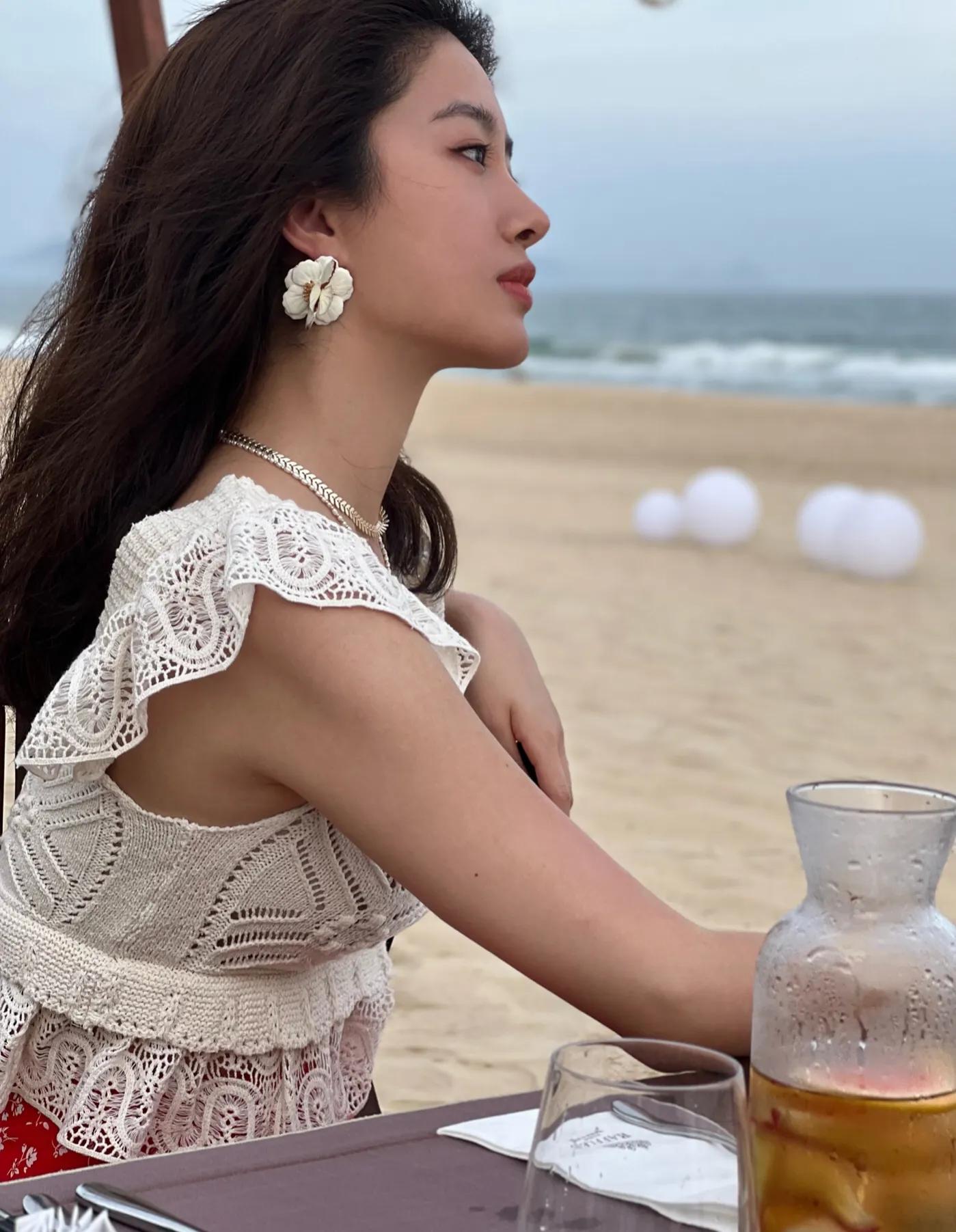 杨釆钰这小酒窝真迷人