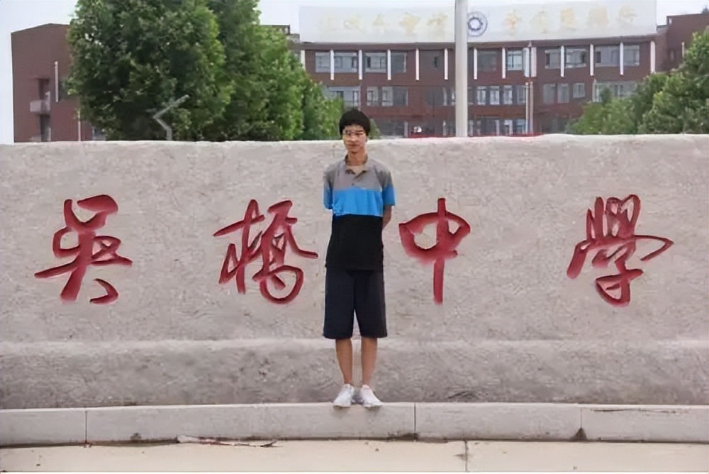 17年河北理科状元744分考上清华，校长亲自拜访，推门后直接泪目