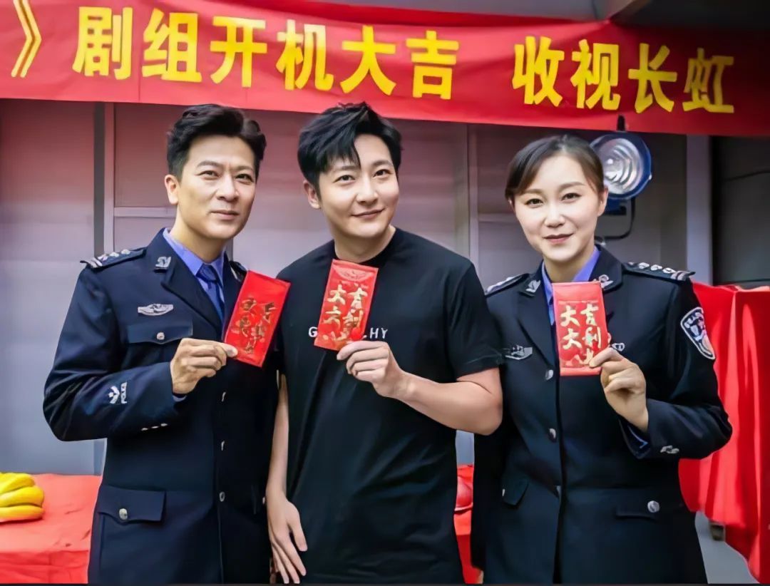 郭京飞救不了《杠杆》：男二疯狂抢戏还演技浮夸，演警察竟染头发