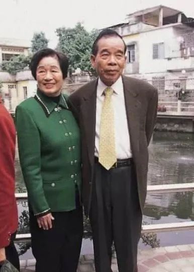 从卖黄金到千亿身家，周大福如何富过三代？