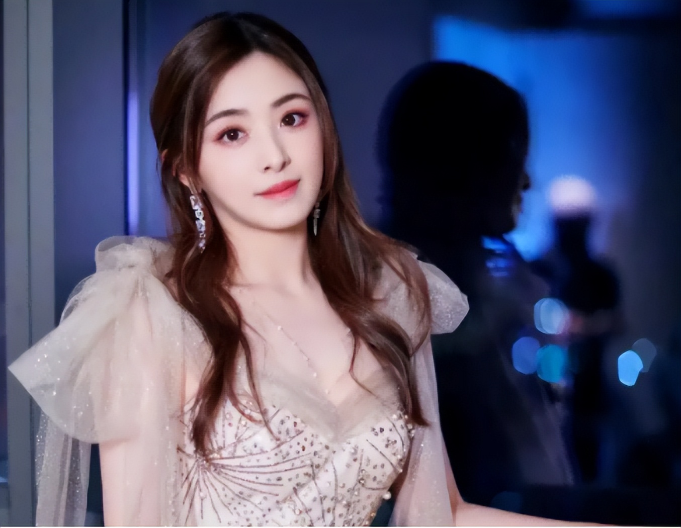 娃娃脸我只服这12位明星！有人30岁还能演高中生，个个青春永驻