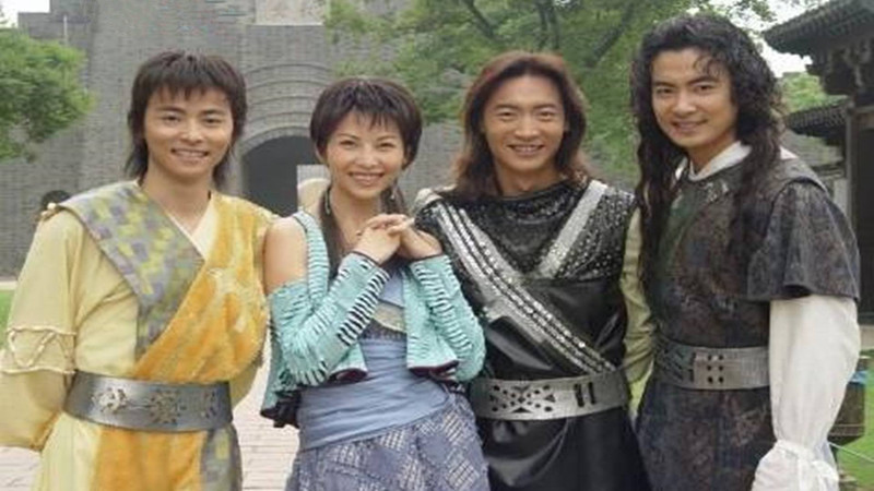 8位嫁到内地的女港星，有的连生三胎幸福美满，有的被婆婆嫌弃