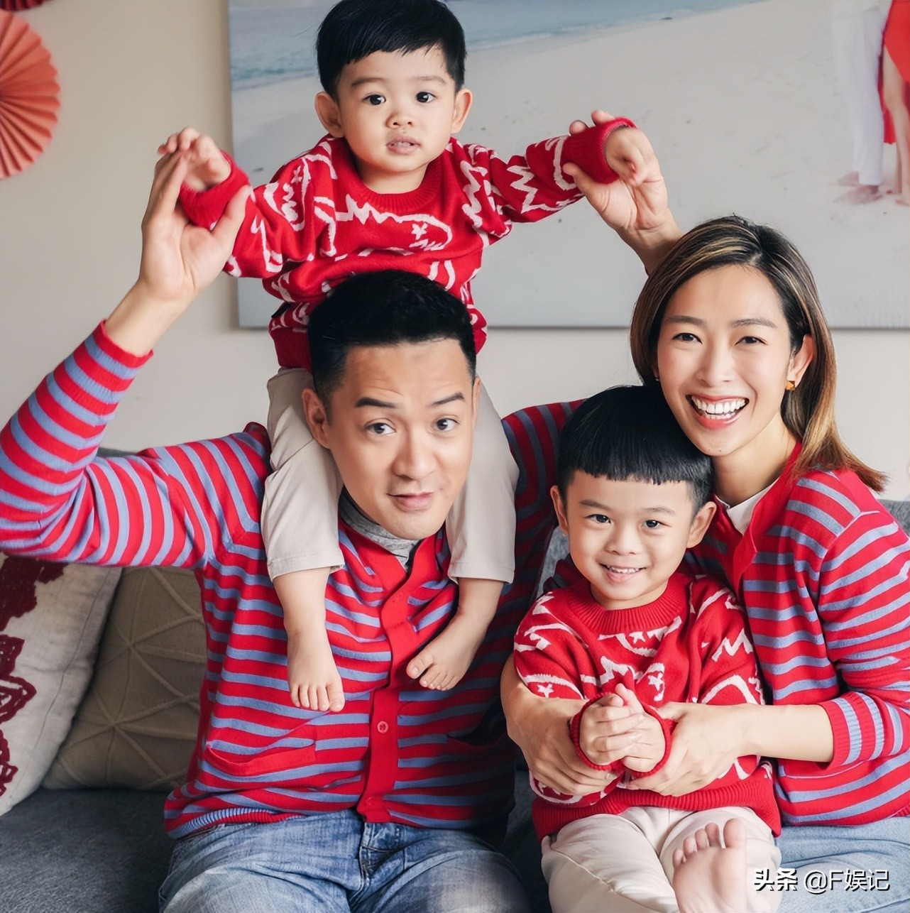 前TVB艺人陈智燊离家2个月突然回家 两个儿子看到爸爸后很开心