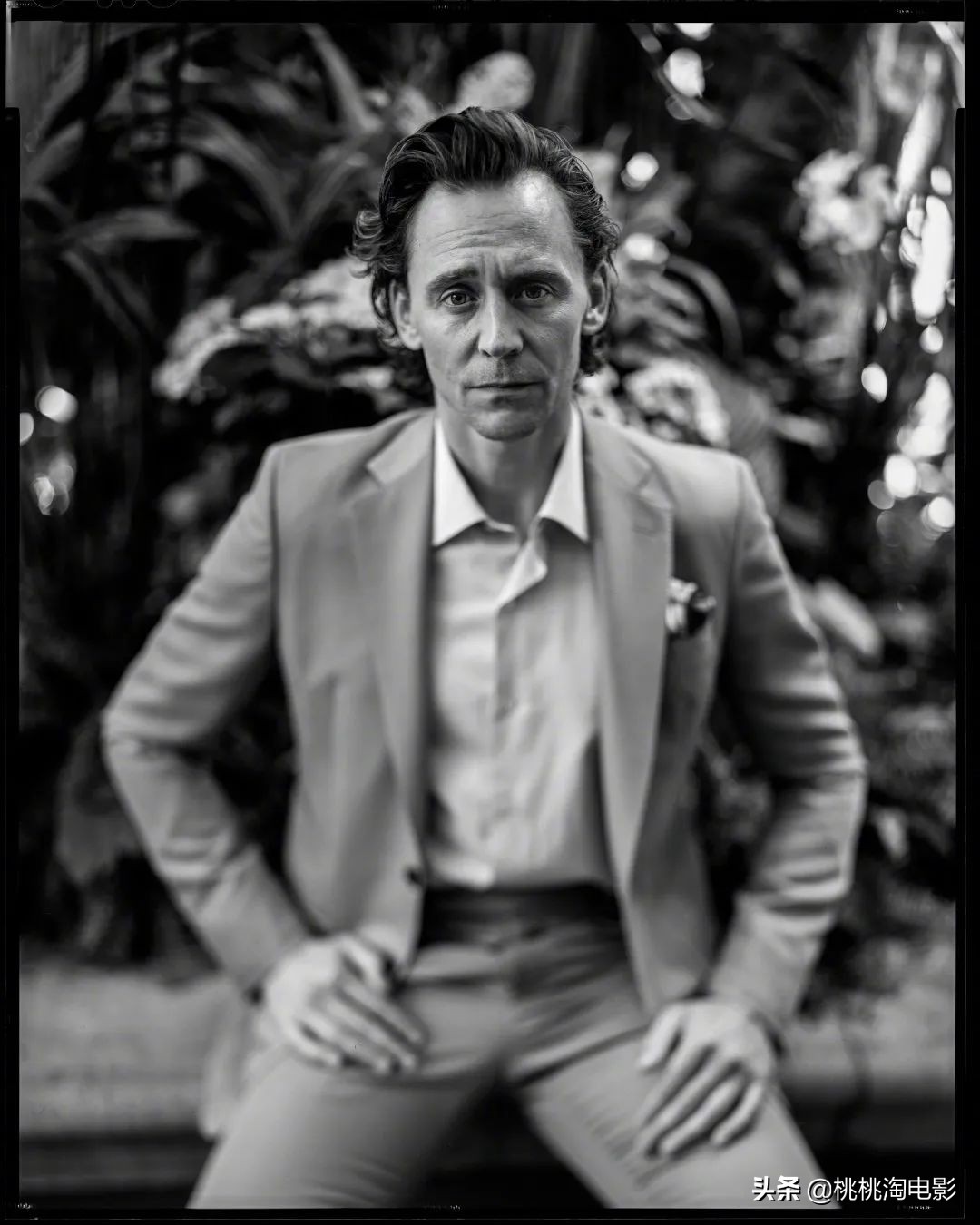 英伦绅士汤姆·希德勒斯顿时尚大片，质感型男深情款款