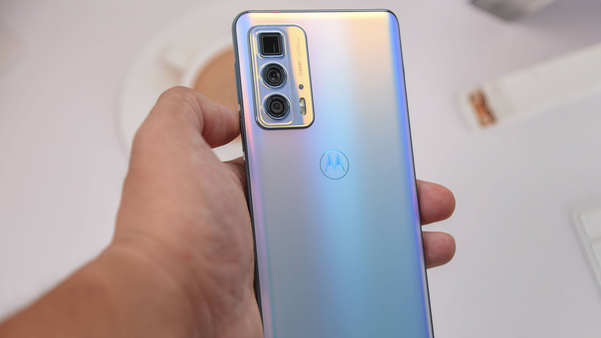 从3299降至1537，12+256GB、柔性屏，被网友称为“价格屠夫”