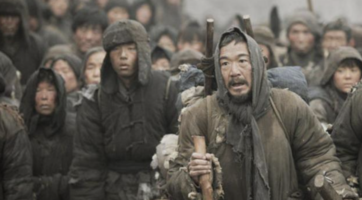 同是第五代顶流导演，把冯小刚张艺谋放在一起对比，差距就出来了