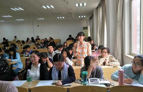大四女学生因“违规操作”入狱，恳请回校补考，学校的做法太明智
