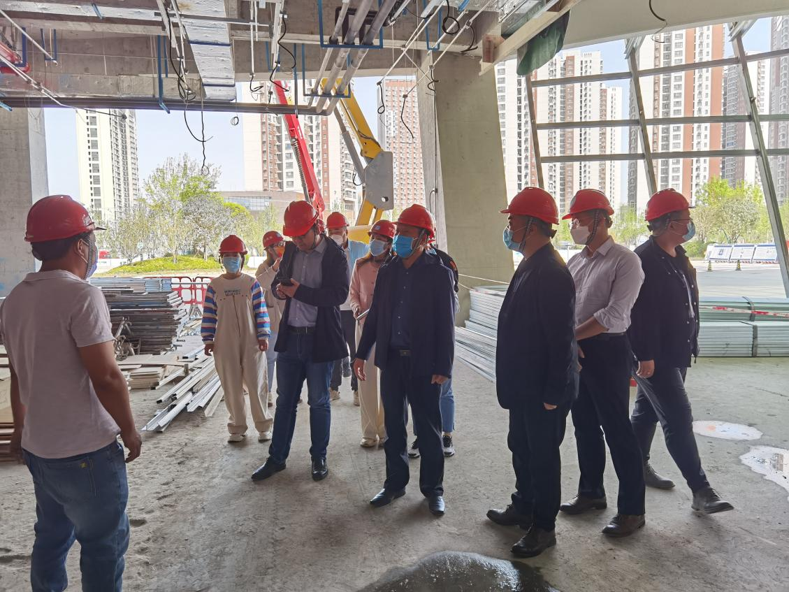 西安市红会医院院长闫自强赴高铁新城院区 推进新院区搬迁筹备工作