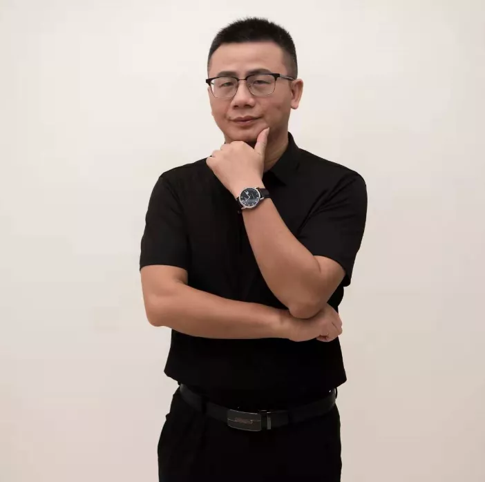 投产不到3年，依靠“九朵花”成为软体家具材料市场的小霸王