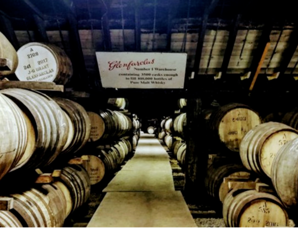 格兰花格：两人打破橱窗偷走价值80多万威士忌