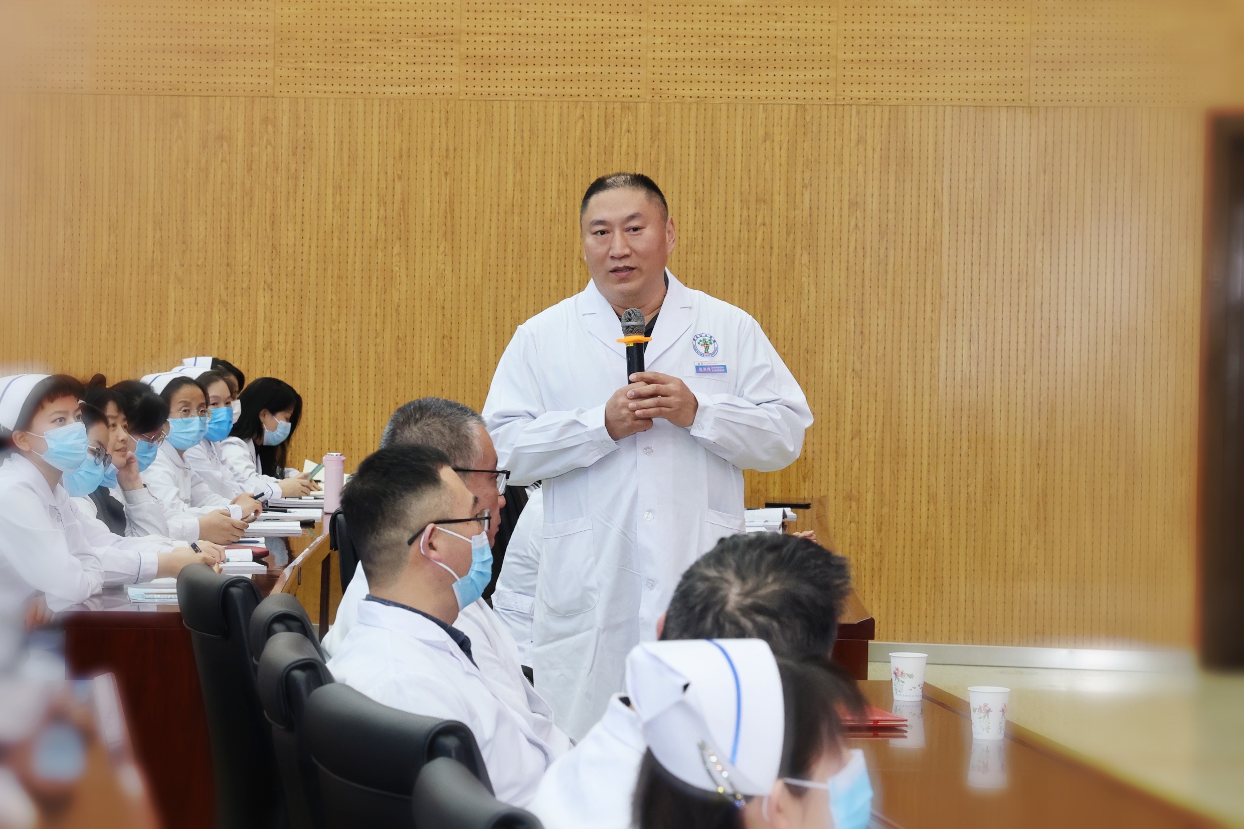 “大综合 强骨科”张洪伟教授加入西安市红会医院消化外科团队