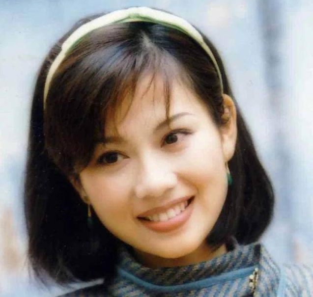 长着一张红颜祸水的脸，感情经历却洁白如纸，这12位女星太稀缺