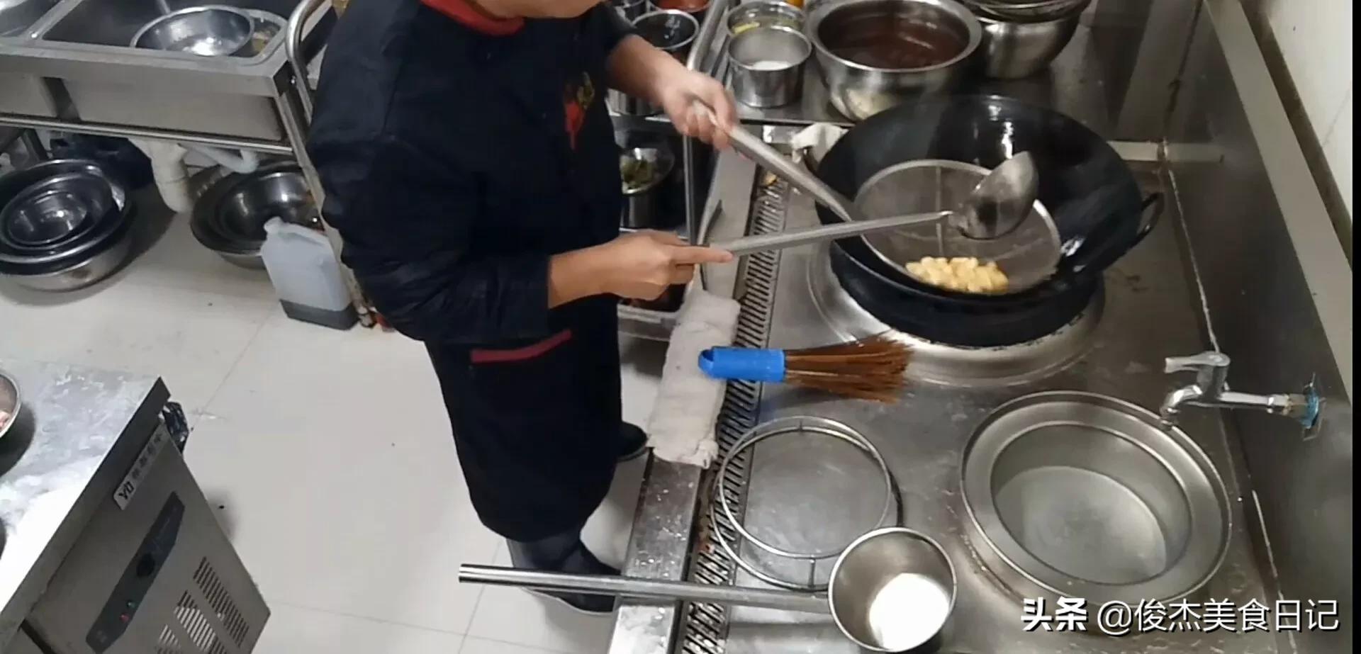 鯰魚怎么做好吃,鯰魚怎么做好吃又簡(jiǎn)單家常的視頻