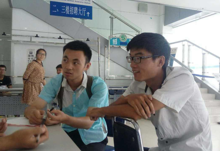 事业单位再迎喜讯，8类在编人员或将升级为公务员，教师能沾光吗