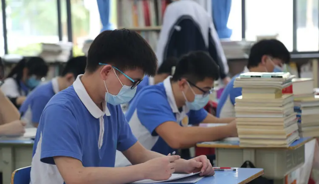 一模和高考能差多少分（高三一模成绩370分）