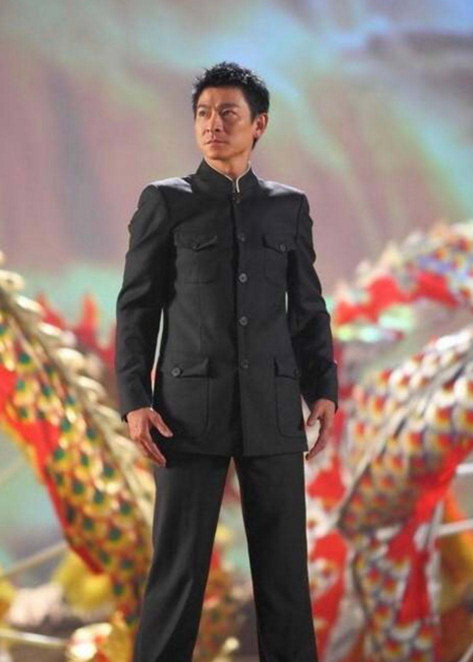 大场面穿“中山装”才霸气！看这6位明星就知道，比穿西装更威风