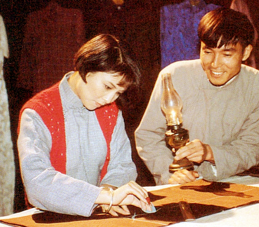 “老戏骨”谢园：至死无儿女送终，小娇妻邱悦后悔丁克了吗？