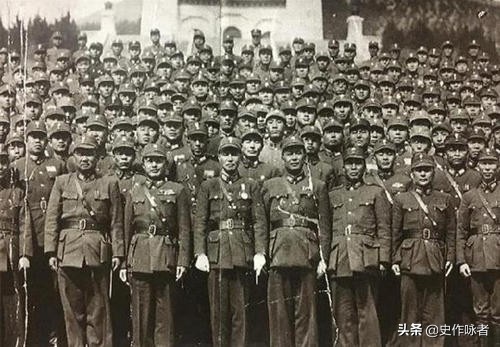 盘点解放战争中，四位起义失败的国军将领，其中一位惨遭学生出卖