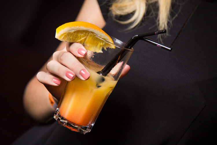 女孩遭男友多次迷奸，老汉用它侵害上百女性，听话水有多恐怖？