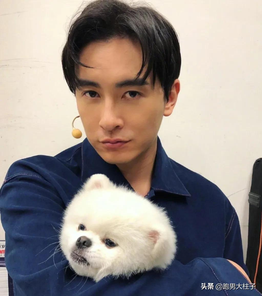 强行扮嫩，妈味十足，求求这几位明星别再演超龄少女了