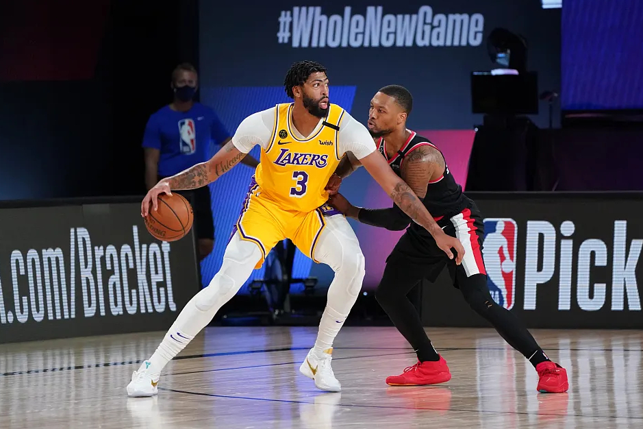 哪些nba球员球衣值得入手(谁最受球迷喜欢？球衣Top15名单出炉！哈登成新宠儿，榜首无悬念)