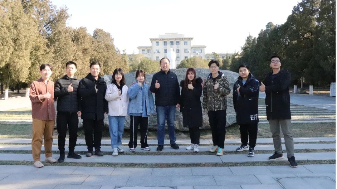 谢谢你们，亲爱的导师们！