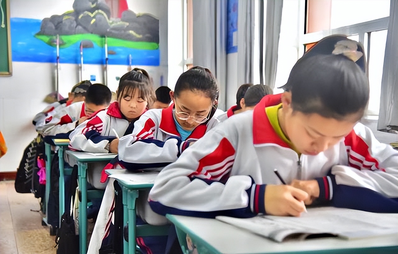 高三班主任直言：三类学生最好放弃复读，明年高考成绩照样不理想