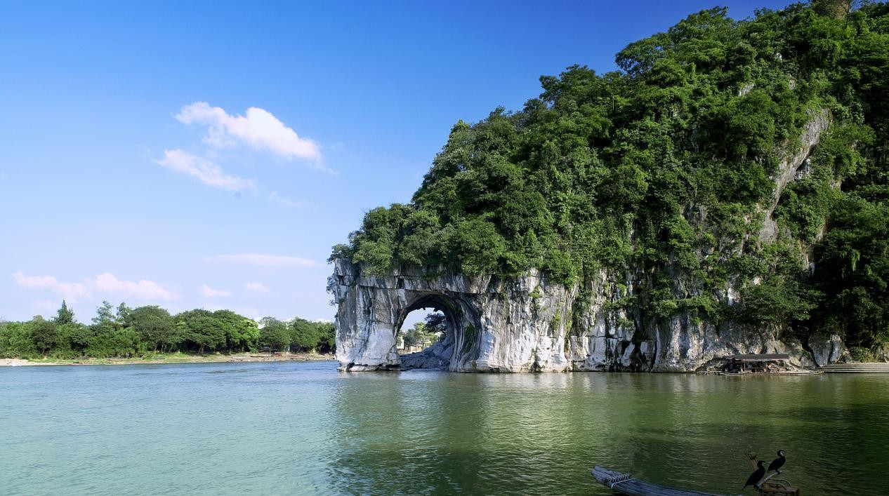 桂林象鼻山景区全面免费开放 新春文旅惠民活动助推节庆氛围