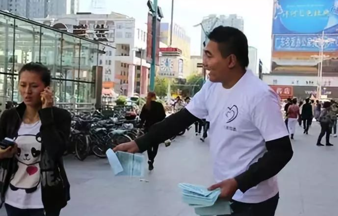 2009年，江西一高考状元抢银行10万被判10年，出狱再考入985名校