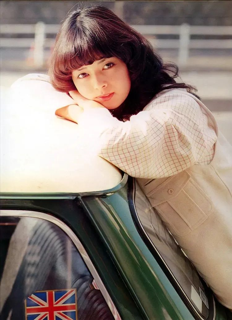 她是昭和顶级美人，美貌惊为天人！63岁至今未婚，优雅爆棚