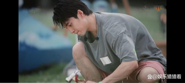露营状况百出，韩东君一展成熟男人风范，频频化解难题成“团宠”