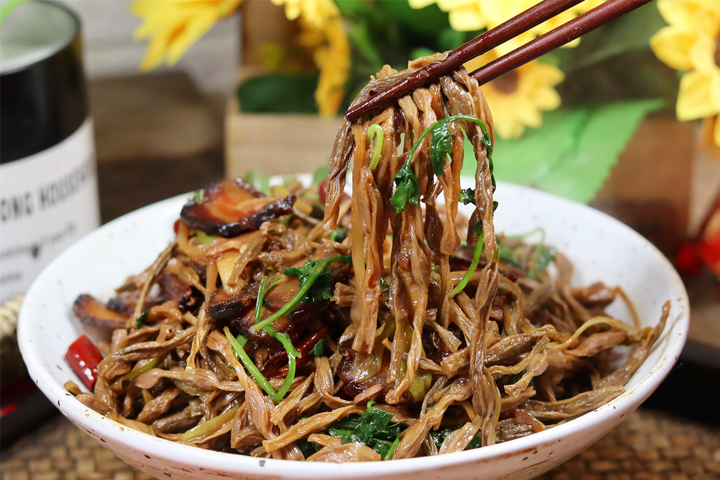 干豆角的做法大全家常菜（教你做入味好吃的干豆角炒腊肉）