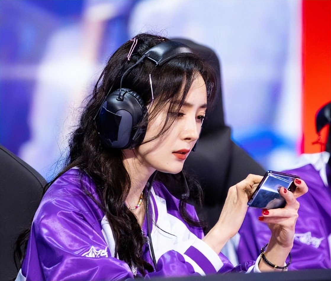杨幂花式COS小丑女，虽不相但很有个性！