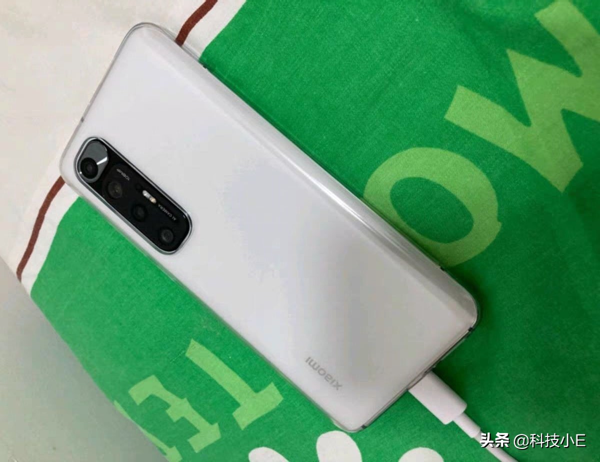 从3799跌至2599元，骁龙870+12GB+256GB大容量，还有哈曼卡顿