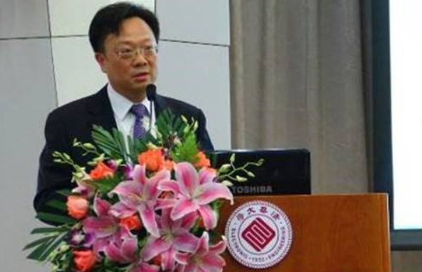 清华更换“掌门人”，性格果敢履历不凡，或许能改变人才外流情况