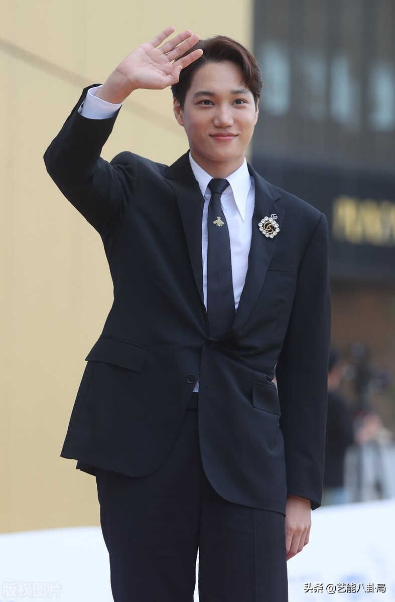 对比图有！韩国青龙大赏红毯，有人换脸，有人姨化，颜值集体滑坡