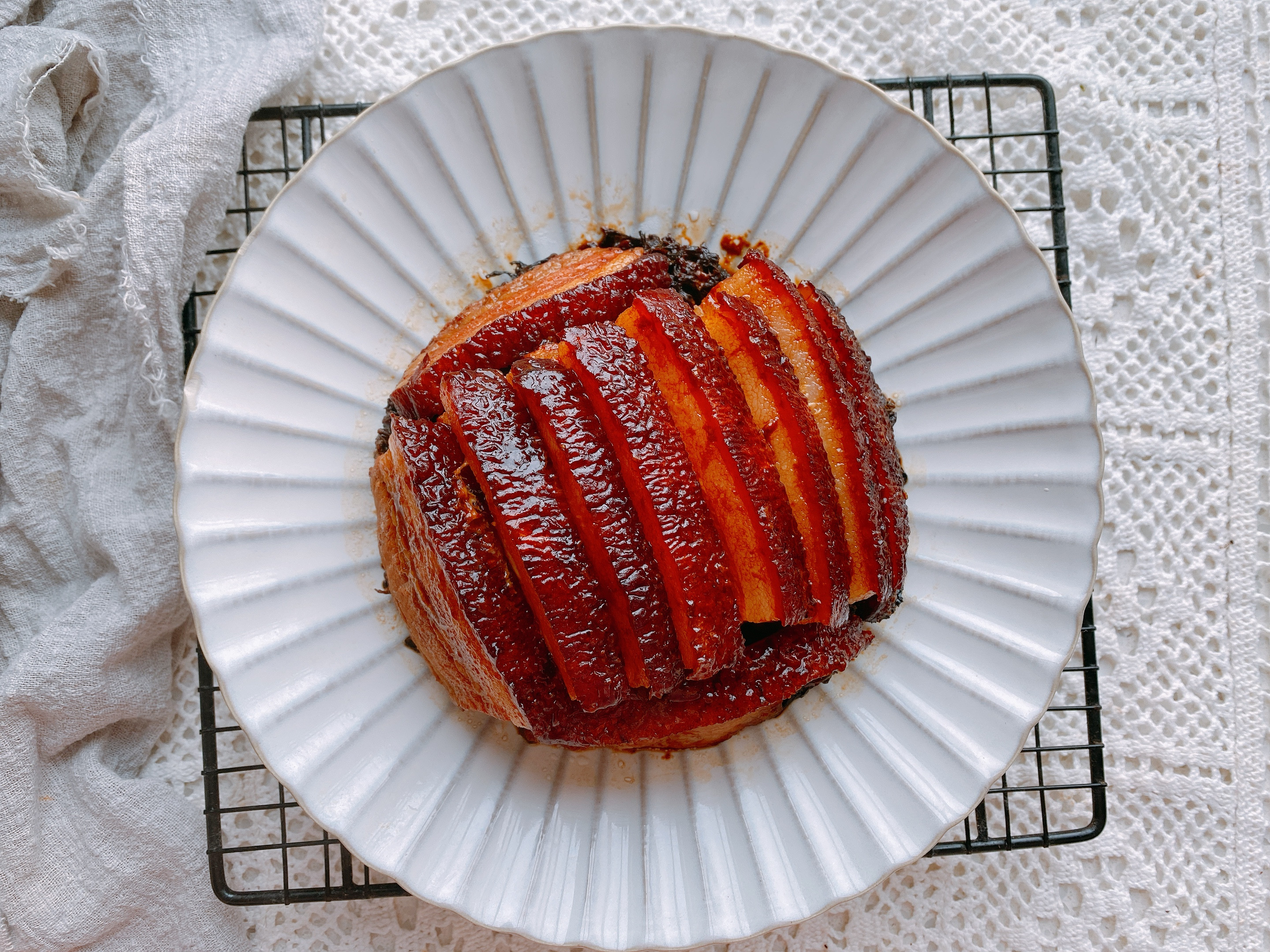 年夜饭硬菜之梅菜扣肉，5个重点，表面起虎皮，肥而不腻入口即化