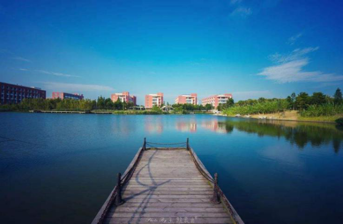 冲破国外技术封锁、创下多个“第一”！2022年，华理发出“最耀眼”的一束光！