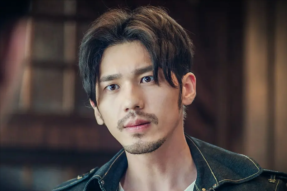 给35岁以下“演技最好11位男演员”排个名，朱一龙第7，荣梓杉第3