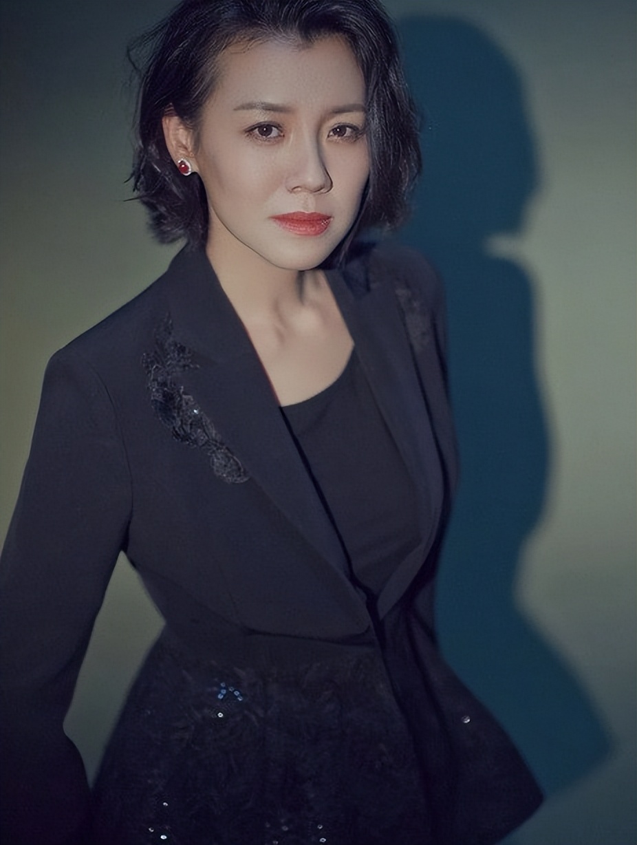 14位贤良的“妈妈专业户”女星，年轻时个顶个是美人坯子