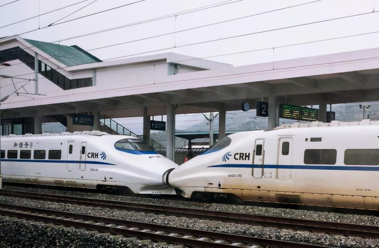 和谐号是高铁吗(中国铁路为何不满足有4国技术的和谐号,复兴号高铁又