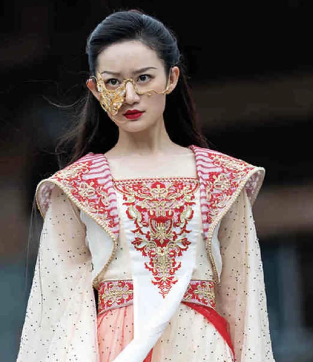 杨紫《长相思》被指改妆造，陈同勋偏爱坎肩，赵丽颖新剧来接力