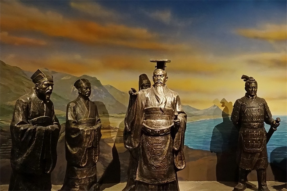 秦始皇为什么把“寡人”改成“朕”，有何深意？